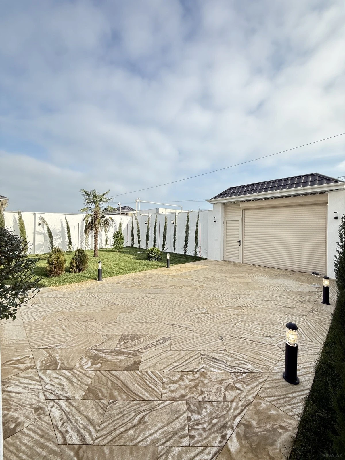 Satılır 4 otaqlı həyət evi 220 m²