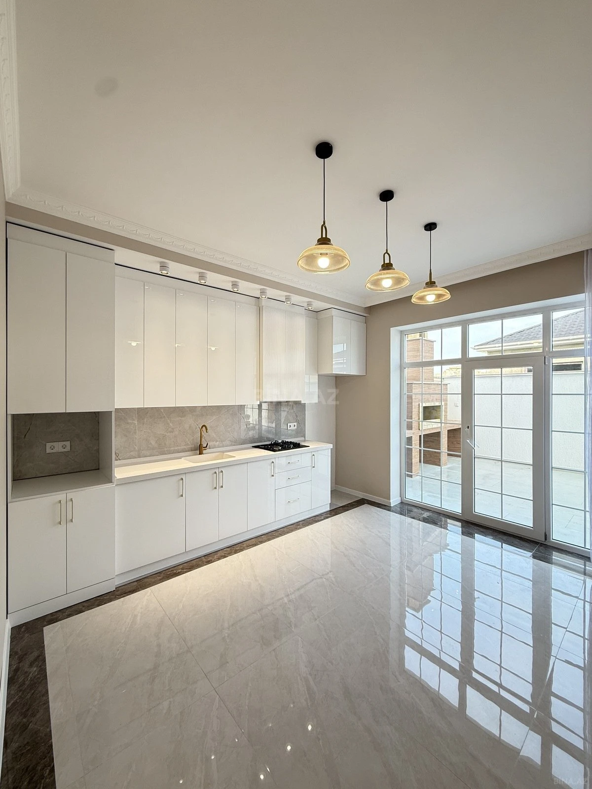 Satılır 4 otaqlı həyət evi 220 m²