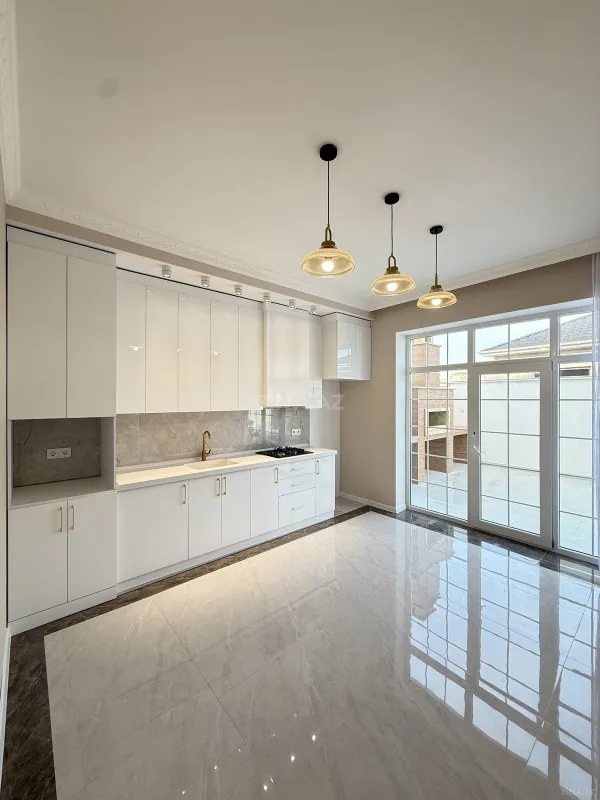 Satılır 4 otaqlı həyət evi 220 m²