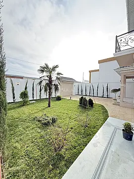 Satılır 4 otaqlı həyət evi 220 m²