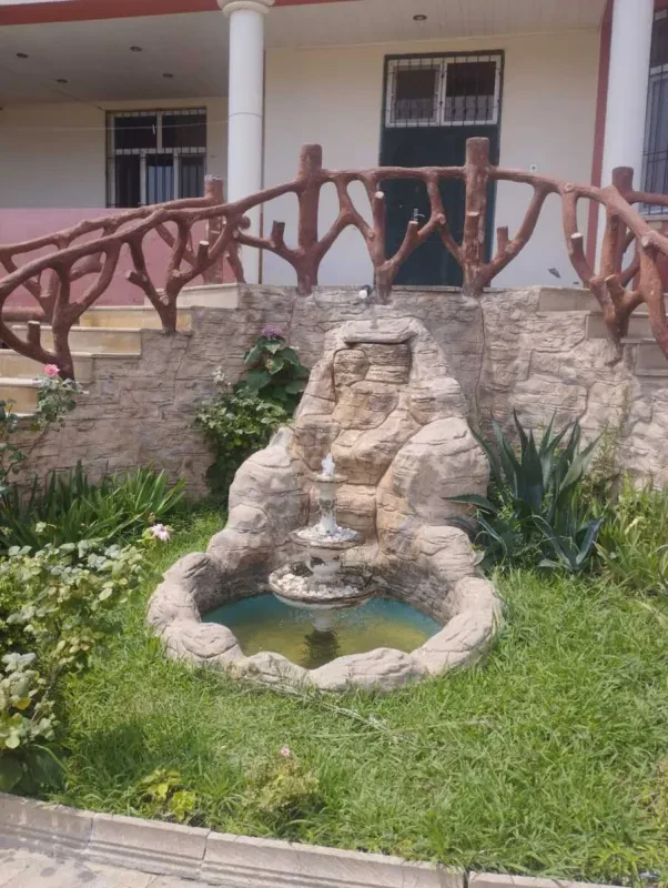 Satılır 8 otaqlı həyət evi 890 m²