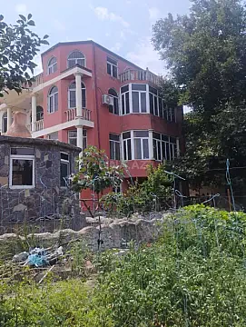 Satılır 8 otaqlı həyət evi 890 m²