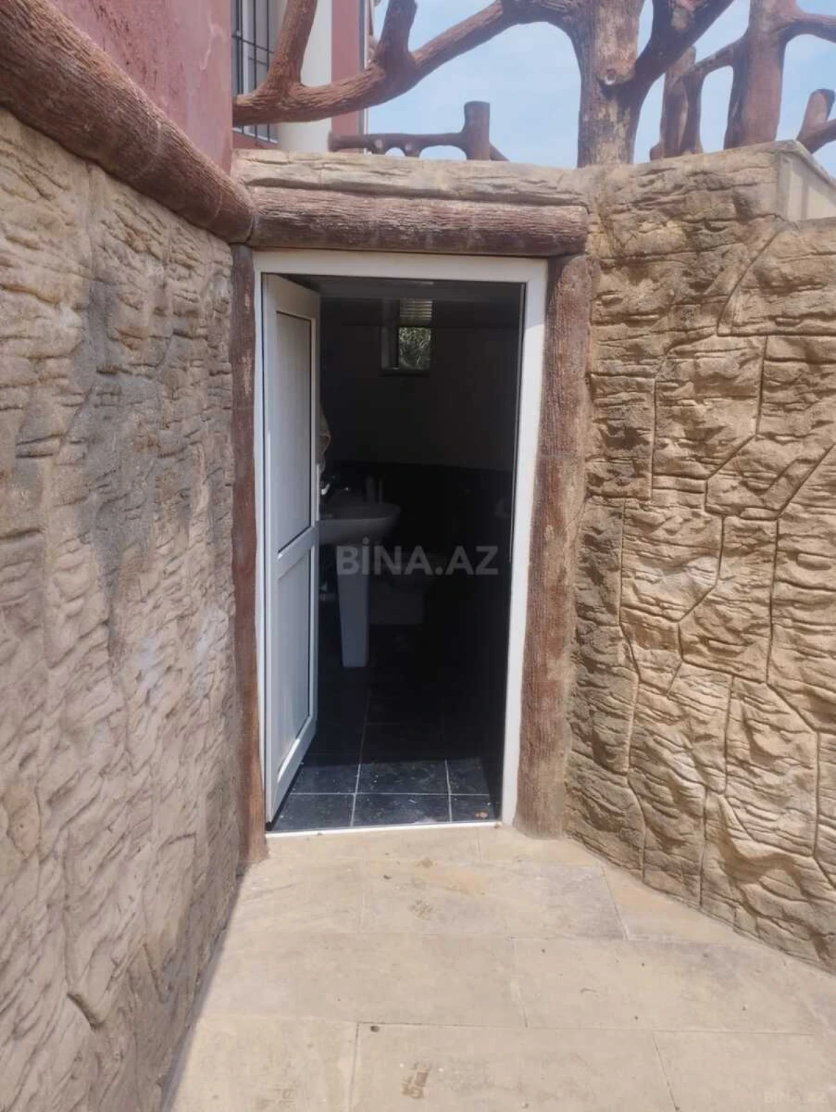 Satılır 8 otaqlı həyət evi 890 m²