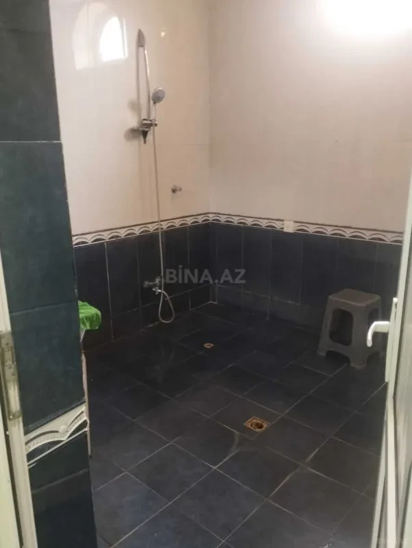 Satılır 8 otaqlı həyət evi 890 m²