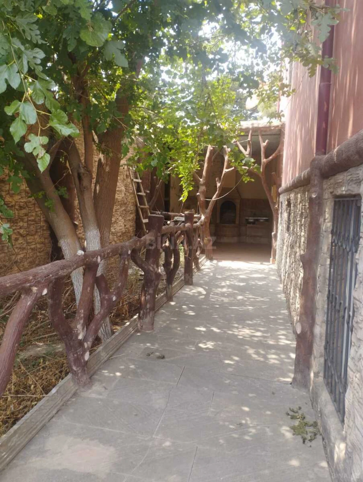 Satılır 8 otaqlı həyət evi 890 m²