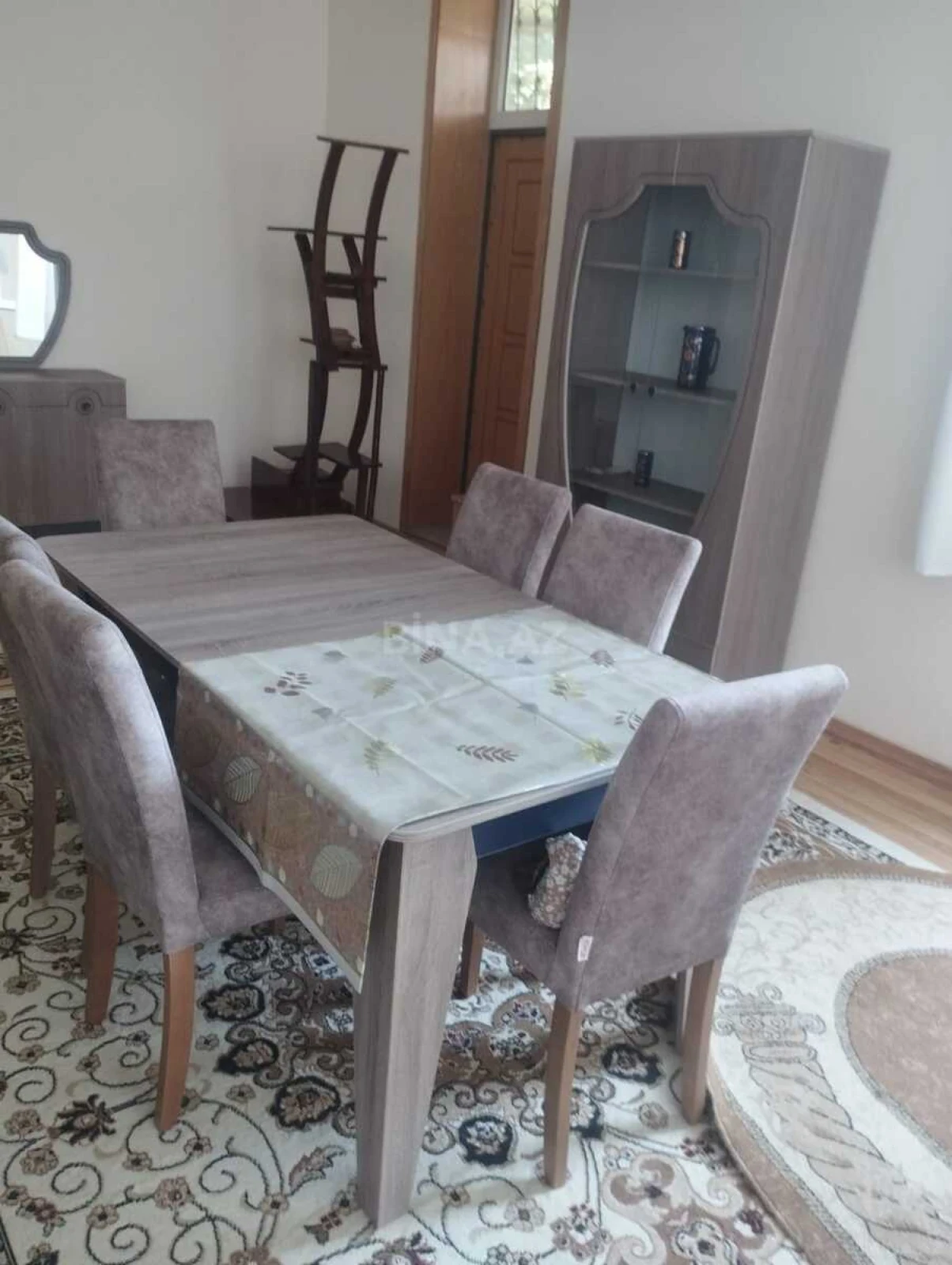 Satılır 8 otaqlı həyət evi 890 m²