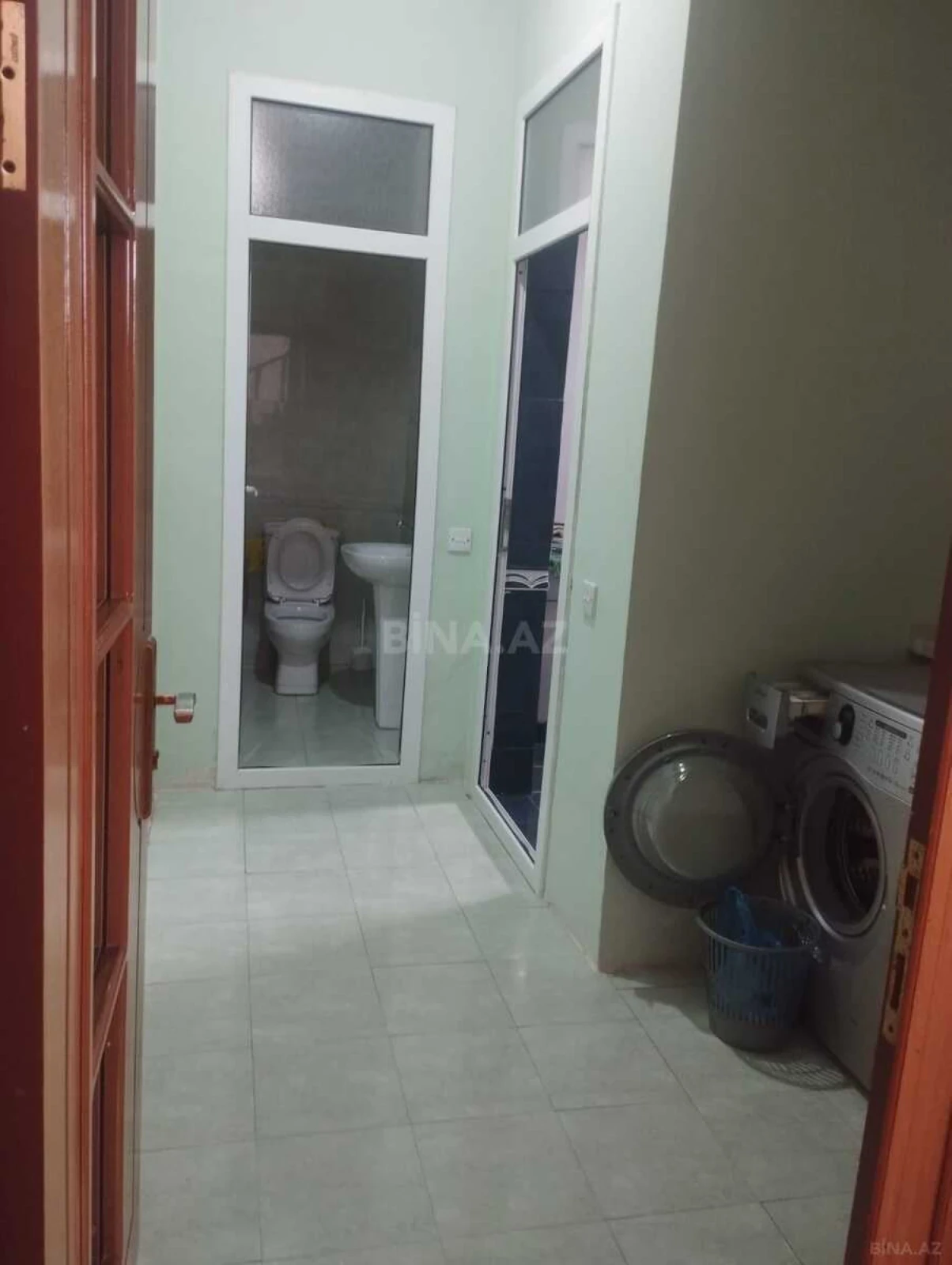 Satılır 8 otaqlı həyət evi 890 m²