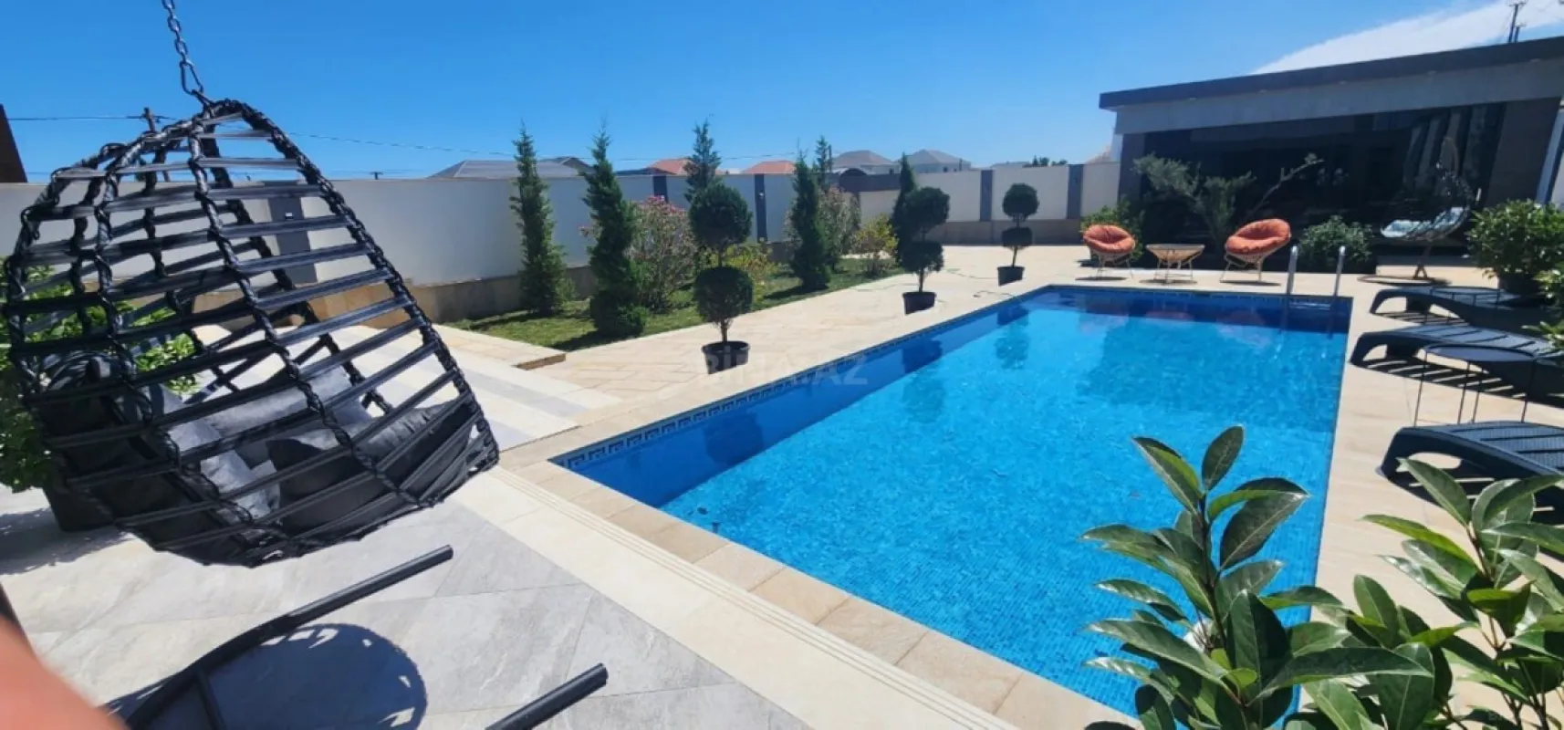 Kirayə verilir 4 otaqlı həyət evi 300 m²