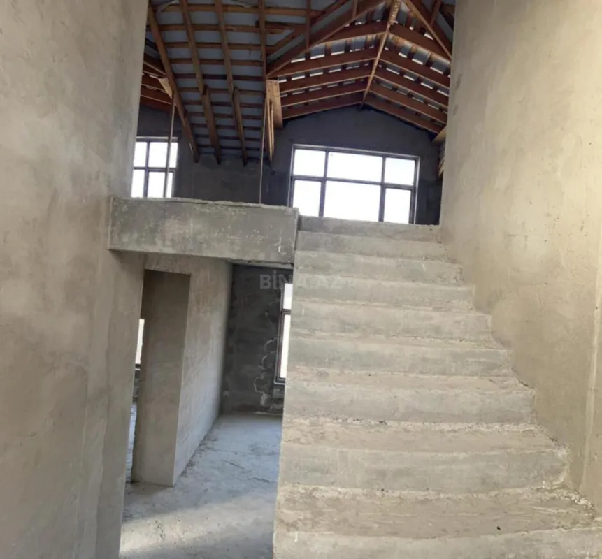 Satılır 7 otaqlı həyət evi 320 m²