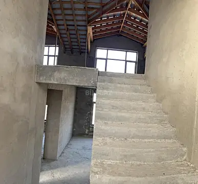 Satılır 7 otaqlı həyət evi 320 m²