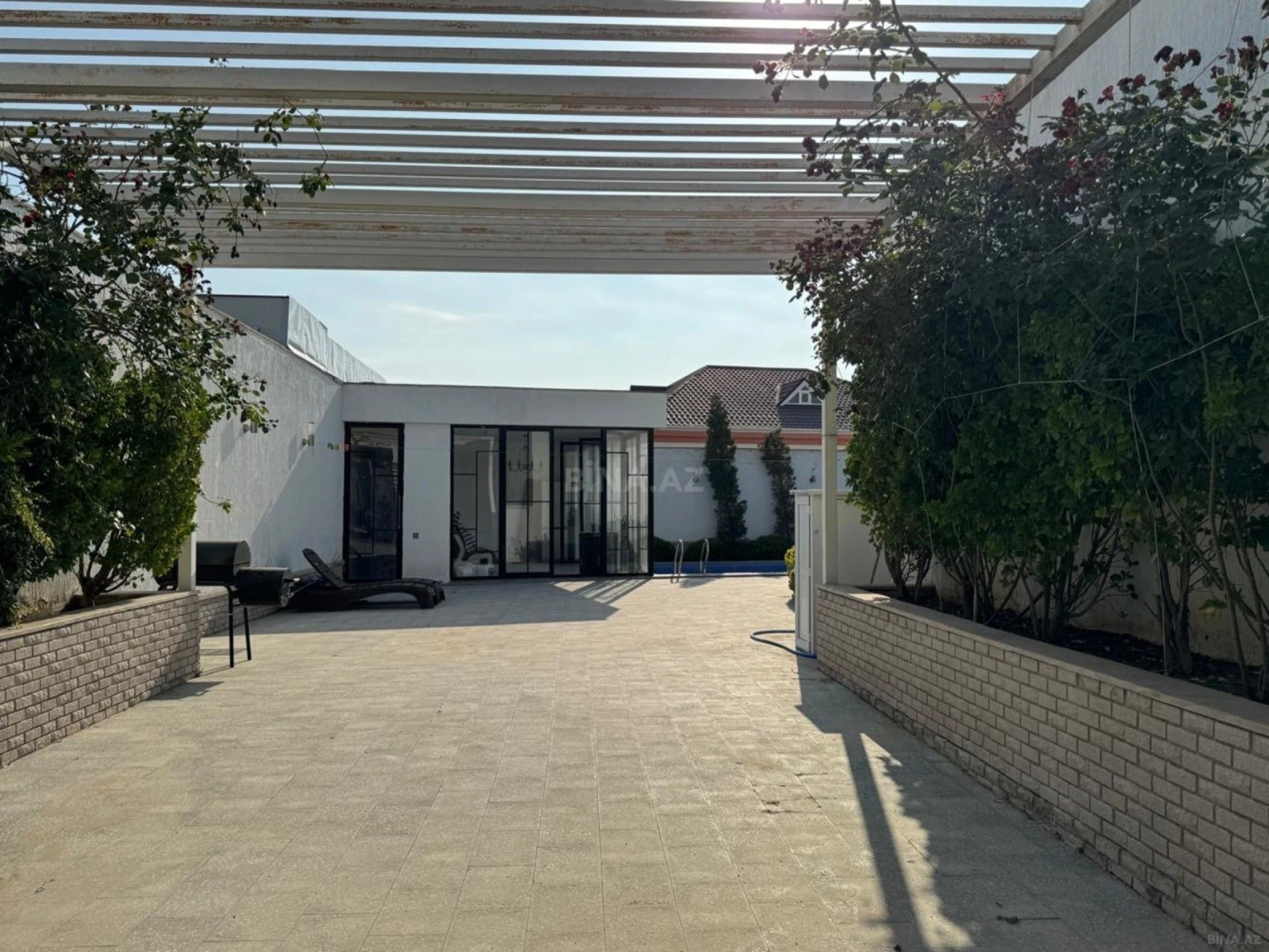 Kirayə verilir 4 otaqlı həyət evi 240 m²