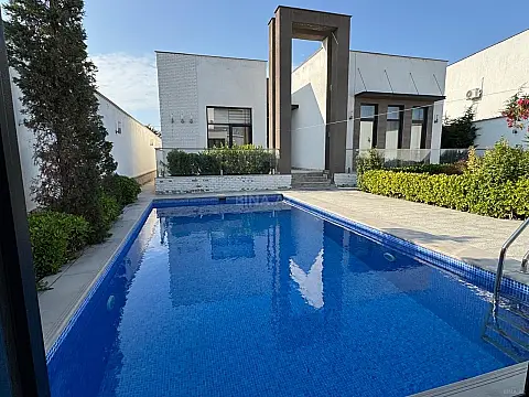 Kirayə verilir 4 otaqlı həyət evi 240 m²