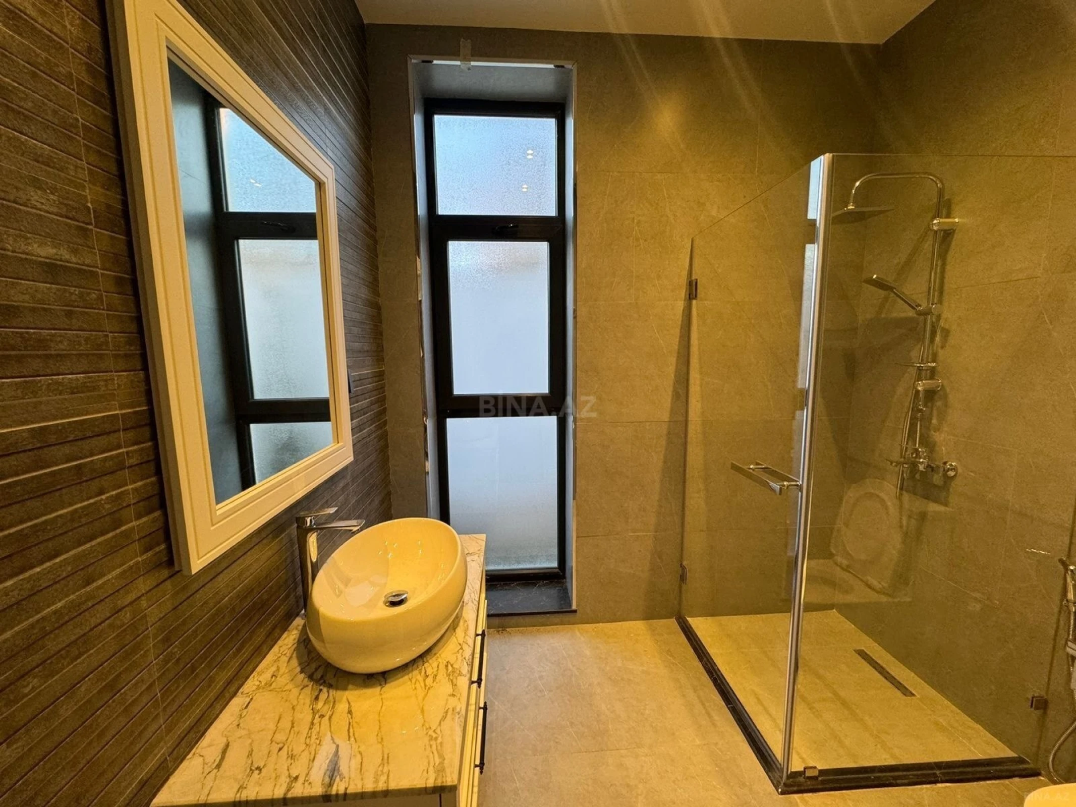 Kirayə verilir 4 otaqlı həyət evi 240 m²