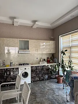 Kirayə verilir 4 otaqlı həyət evi 180 m²
