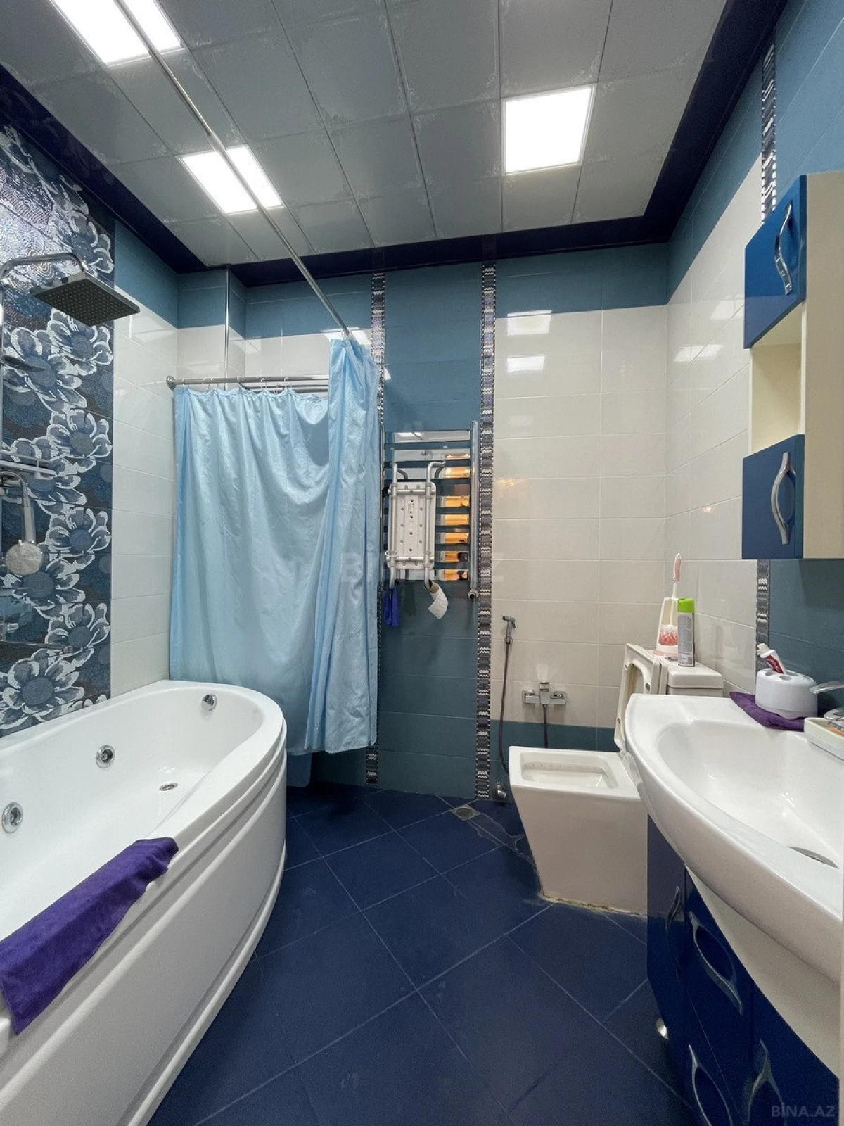 Satılır 4 otaqlı mənzil 182 m²