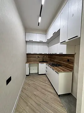 Satılır 2 otaqlı mənzil 85 m²
