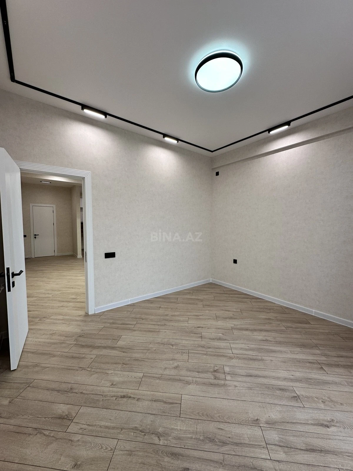 Satılır 2 otaqlı mənzil 85 m²
