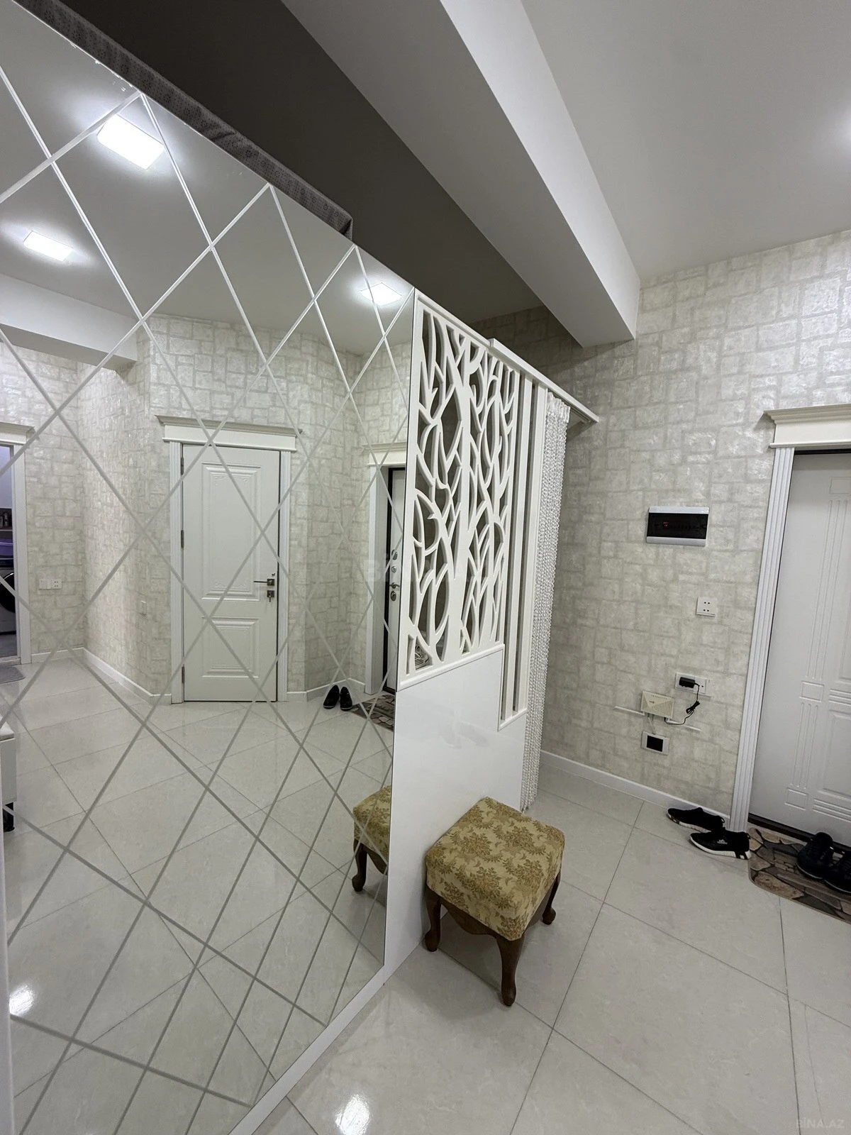 Satılır 3 otaqlı mənzil 97 m²