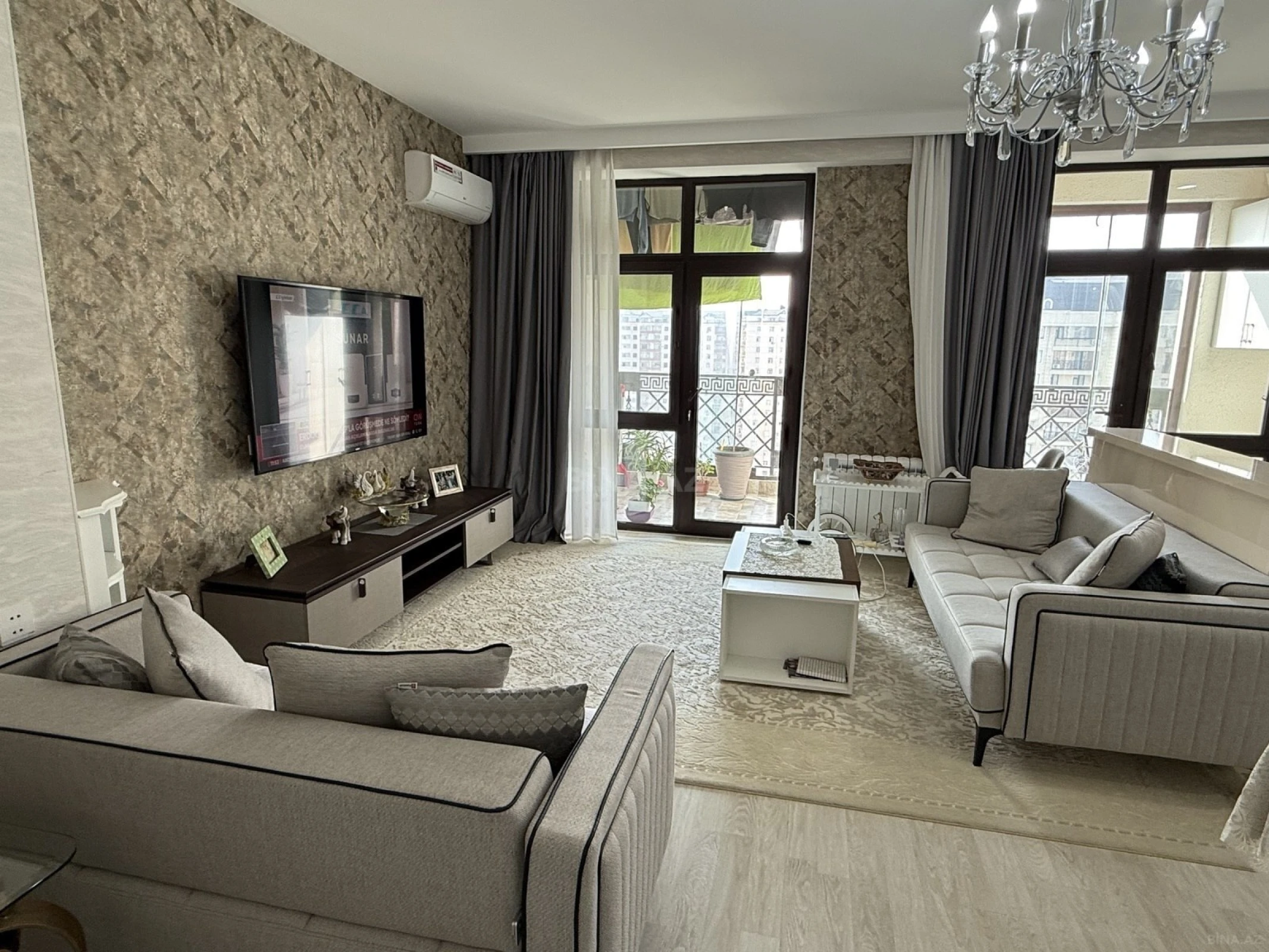 Satılır 3 otaqlı mənzil 97 m²