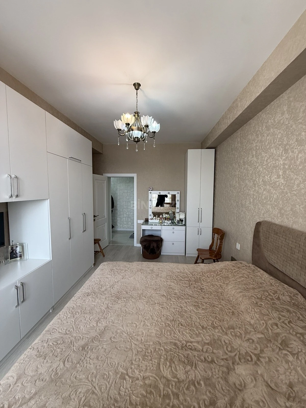 Satılır 3 otaqlı mənzil 97 m²