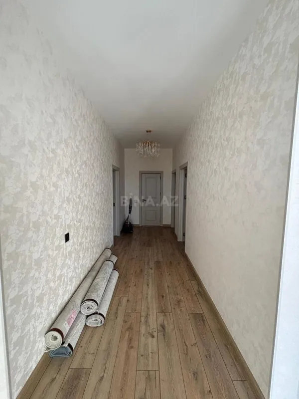 Satılır 6 otaqlı həyət evi 200 m²