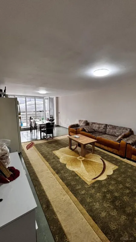 Satılır 6 otaqlı həyət evi 200 m²