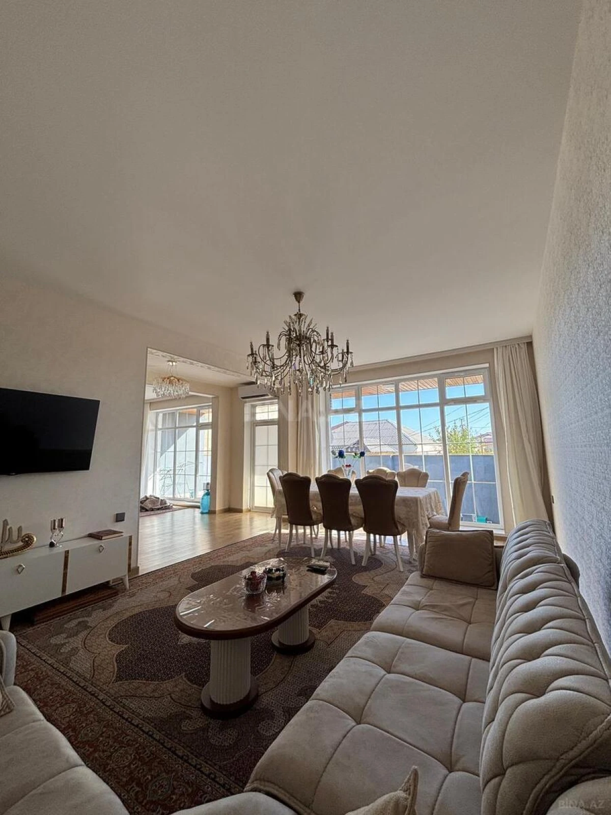 Satılır 6 otaqlı həyət evi 200 m²