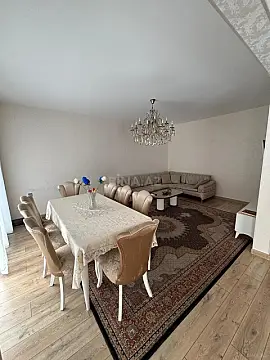 Satılır 6 otaqlı həyət evi 200 m²