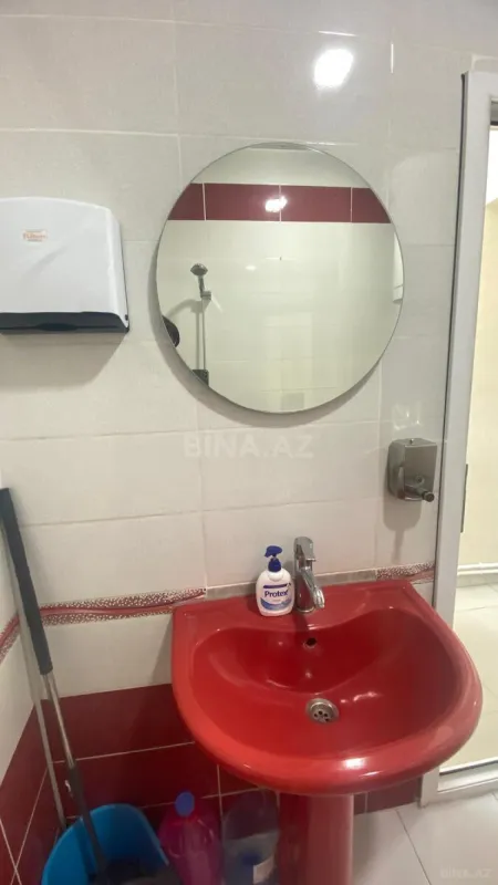 Kirayə verilir 5 otaqlı ofis 100 m²