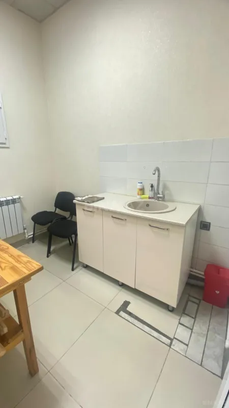 Kirayə verilir 5 otaqlı ofis 100 m²