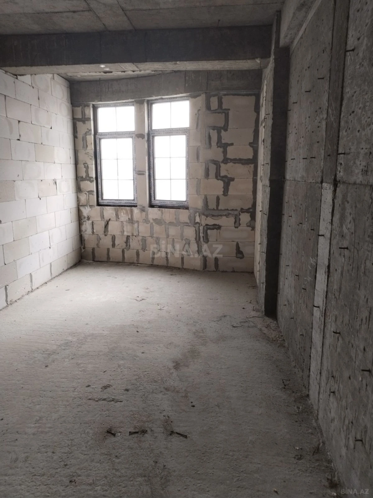 Satılır 3 otaqlı mənzil 145 m²