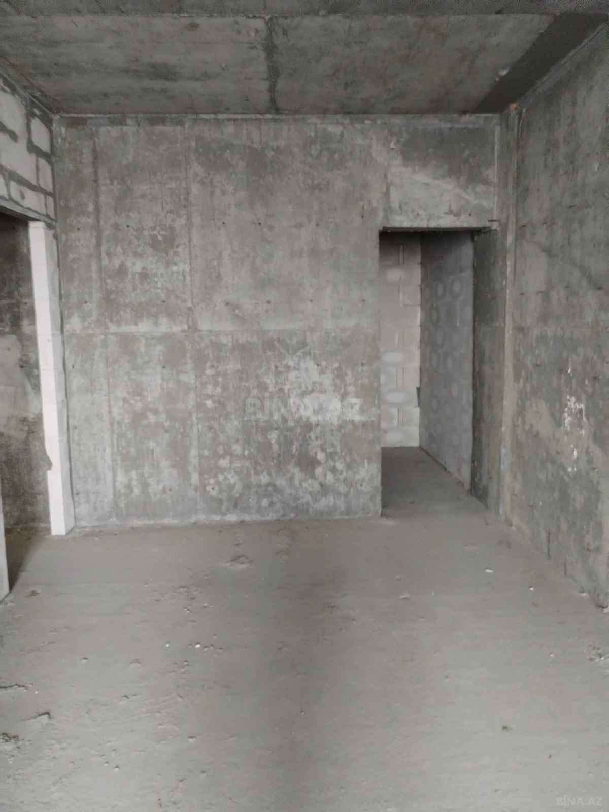 Satılır 3 otaqlı mənzil 145 m²