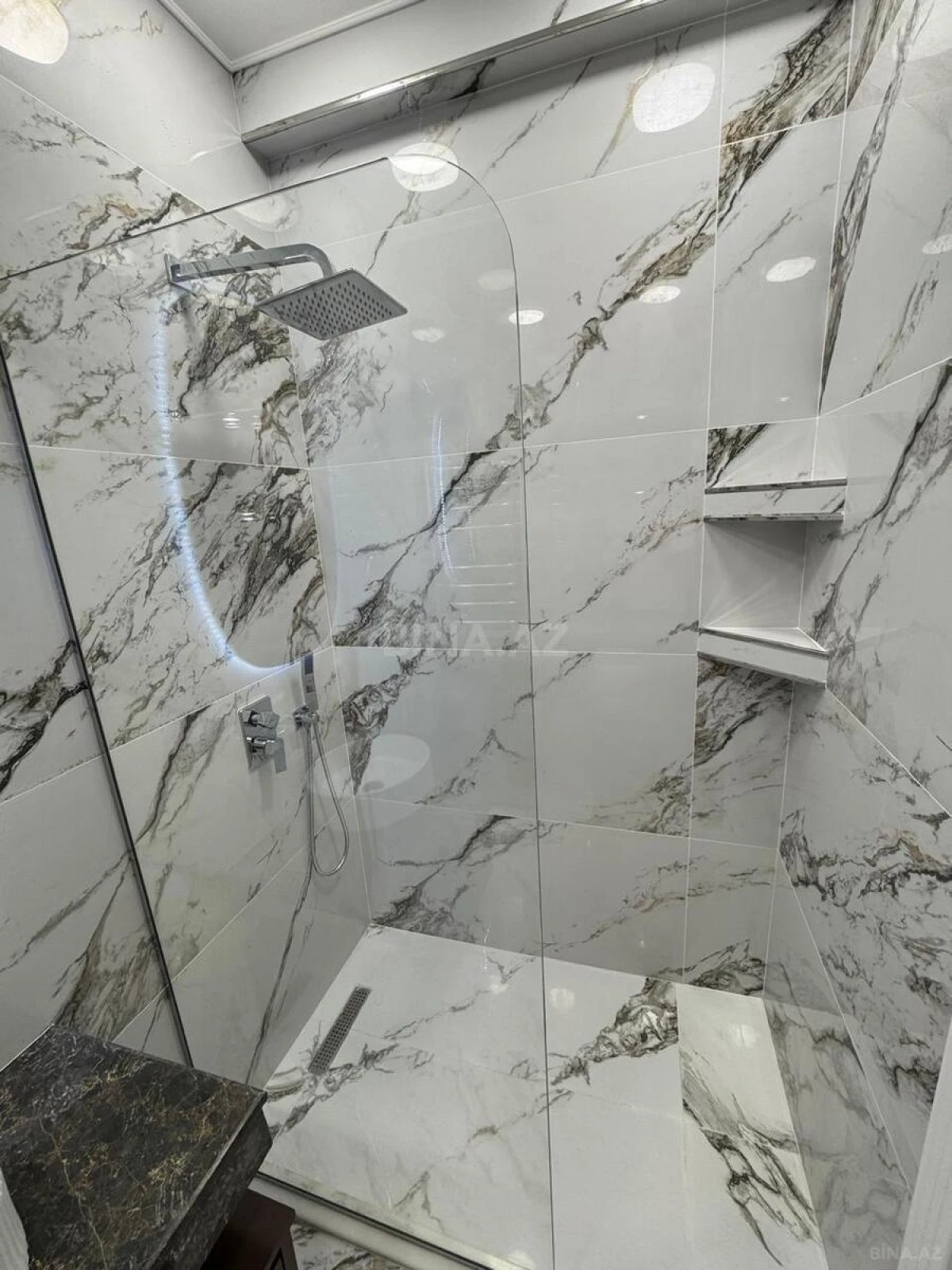 Kirayə verilir 3 otaqlı mənzil 130 m²