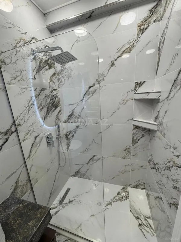 Kirayə verilir 3 otaqlı mənzil 130 m²