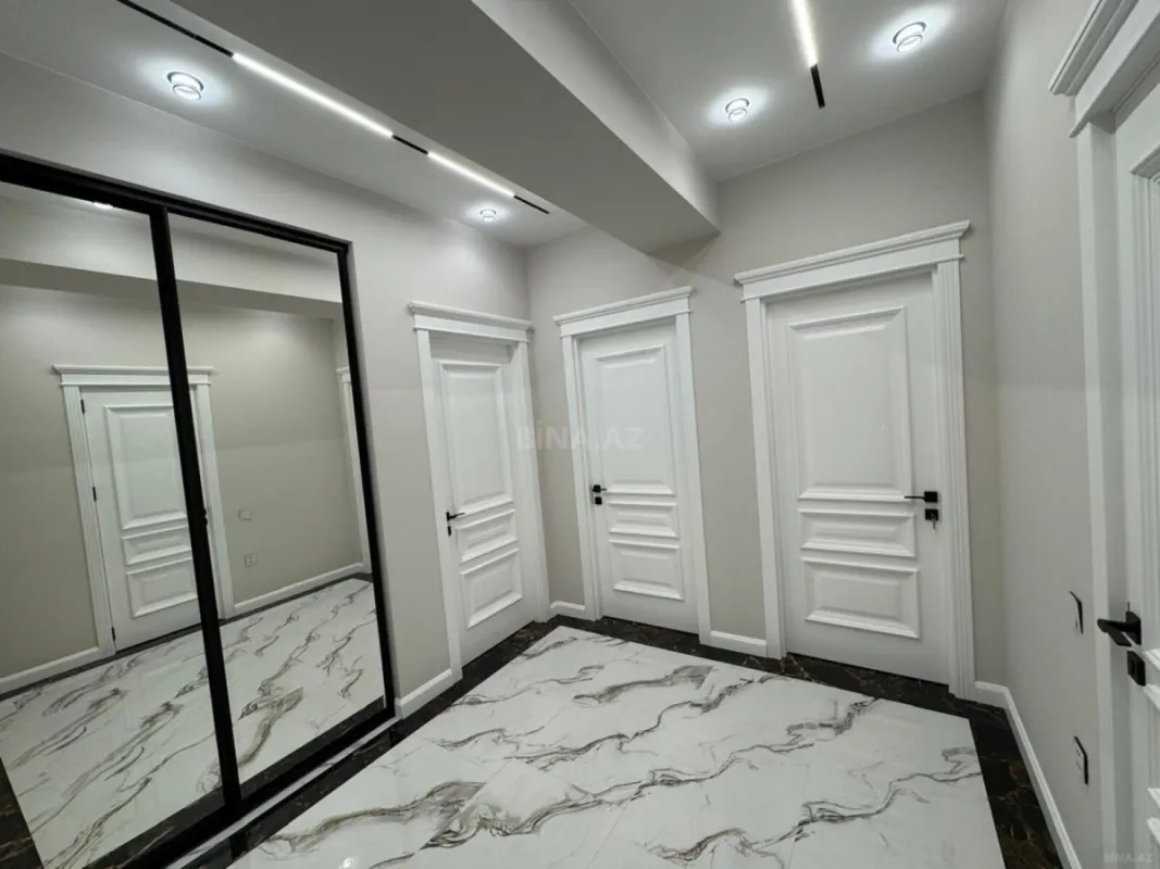 Kirayə verilir 3 otaqlı mənzil 130 m²