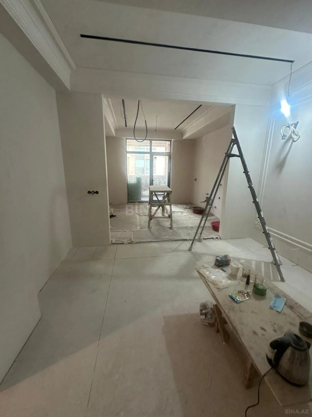 Satılır 3 otaqlı mənzil 126 m²