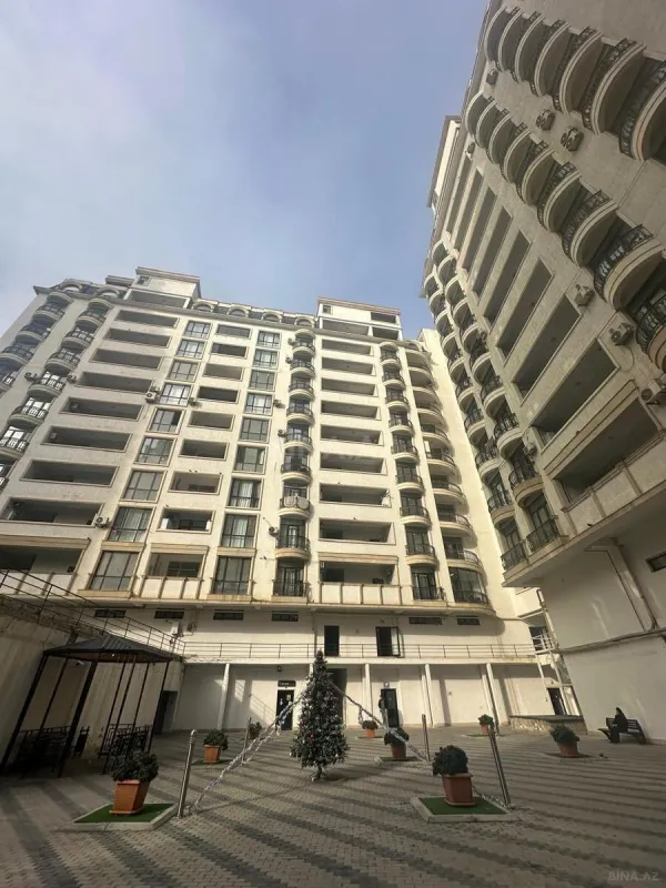 Satılır 3 otaqlı mənzil 126 m²