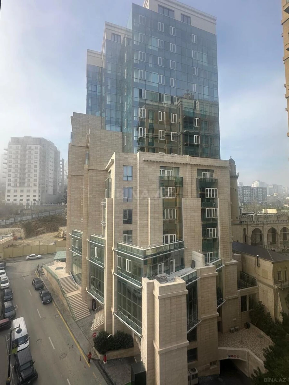 Satılır 3 otaqlı mənzil 126 m²