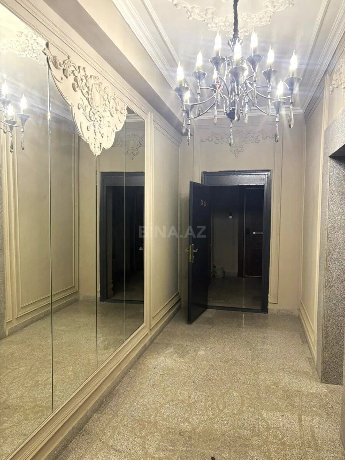 Satılır 2 otaqlı mənzil 73 m²