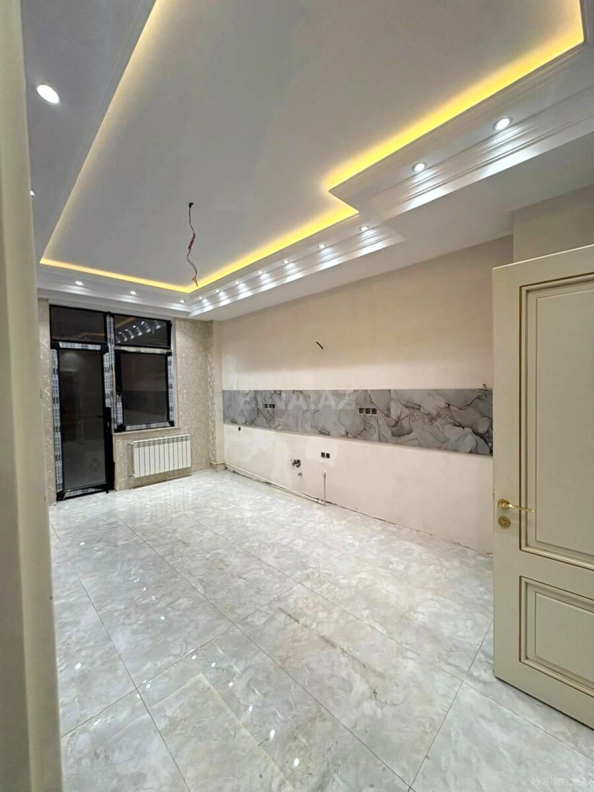 Satılır 2 otaqlı mənzil 73 m²