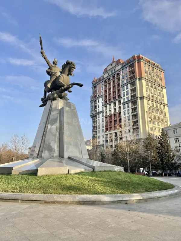 Satılır 2 otaqlı mənzil 73 m²