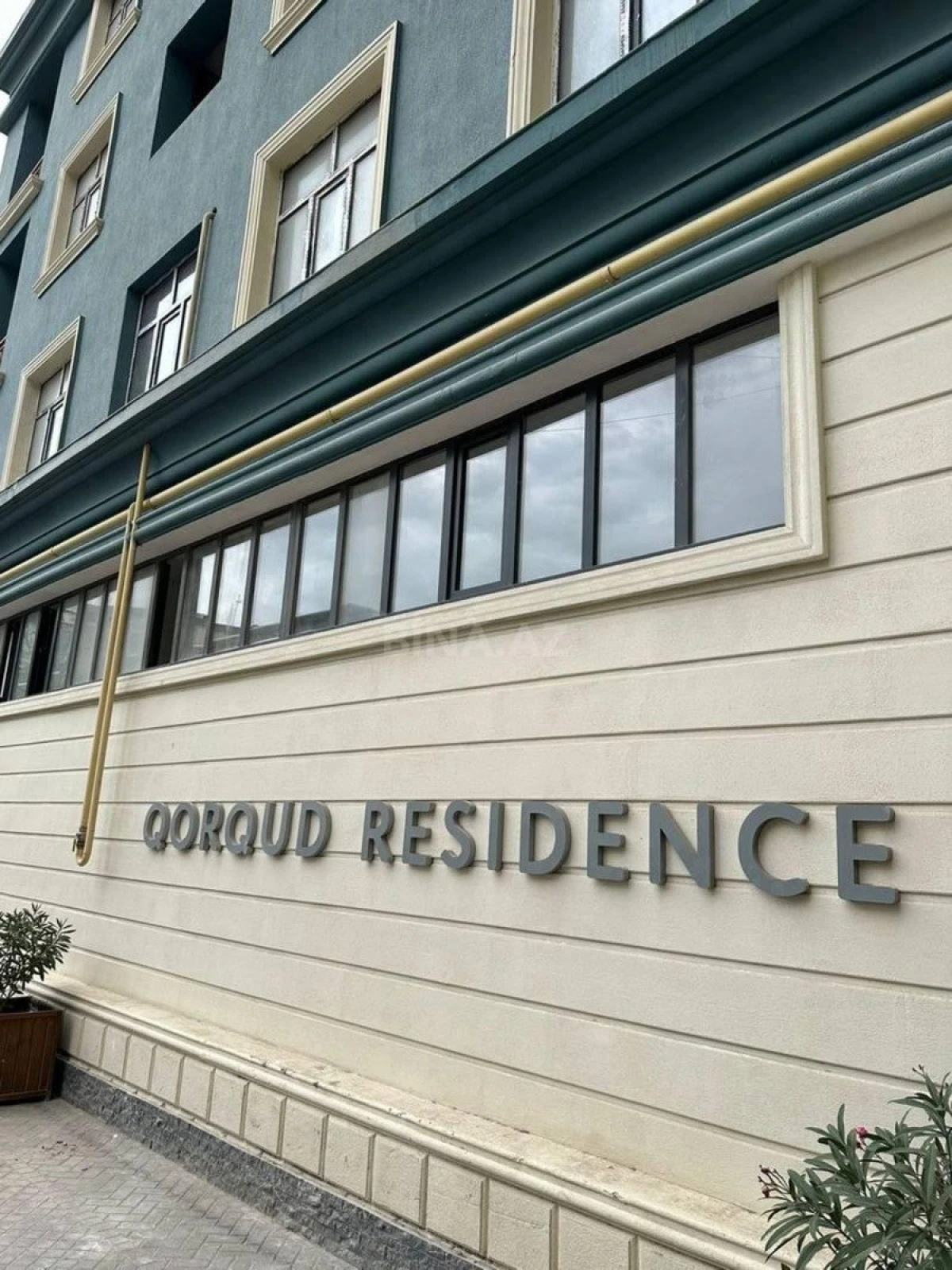 Satılır 2 otaqlı mənzil 73 m²