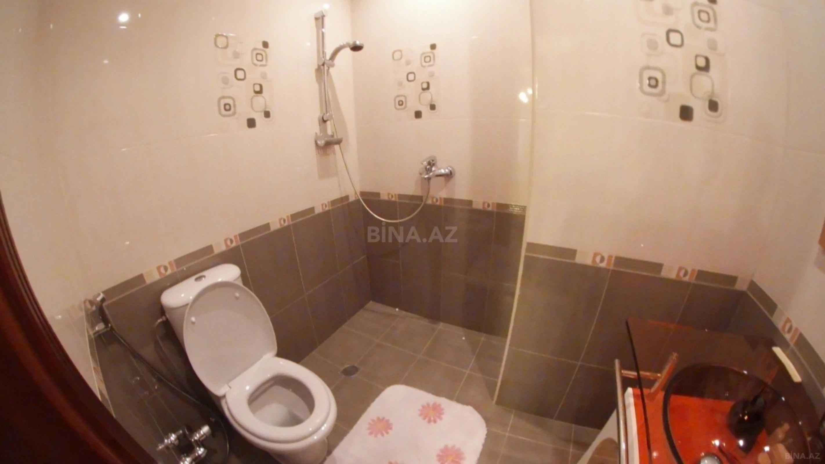 Satılır 3 otaqlı mənzil 170 m²