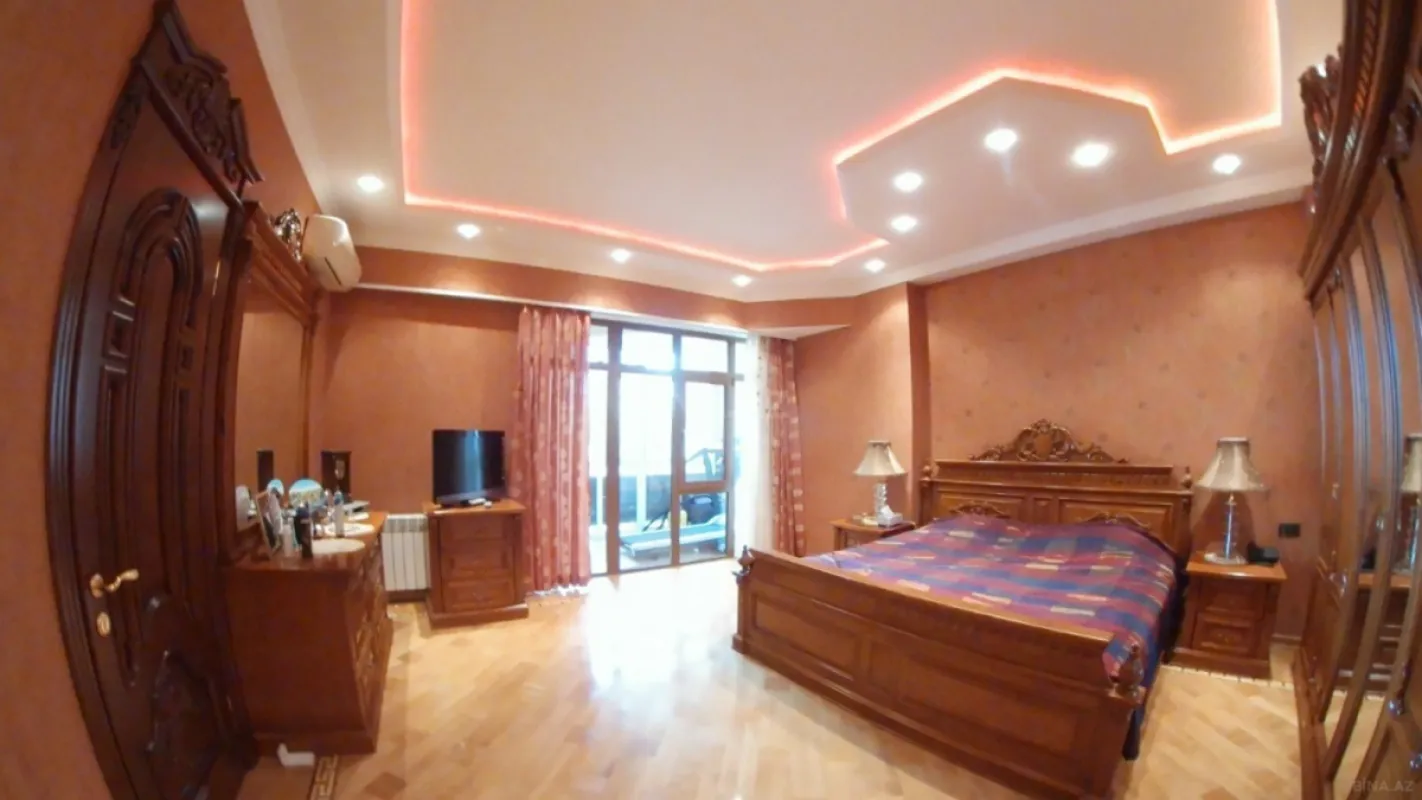 Satılır 3 otaqlı mənzil 170 m²