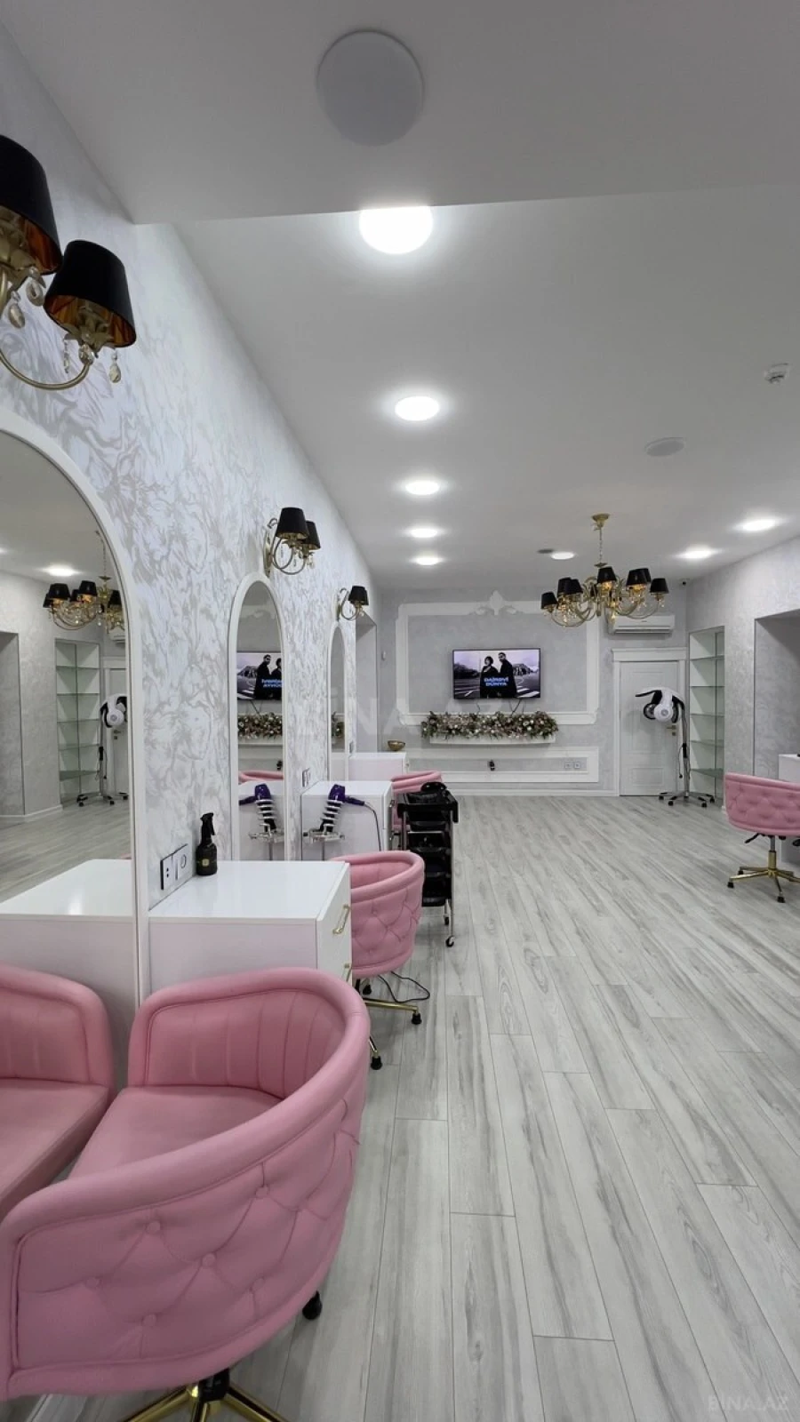 Kirayə verilir obyekt 135 m²