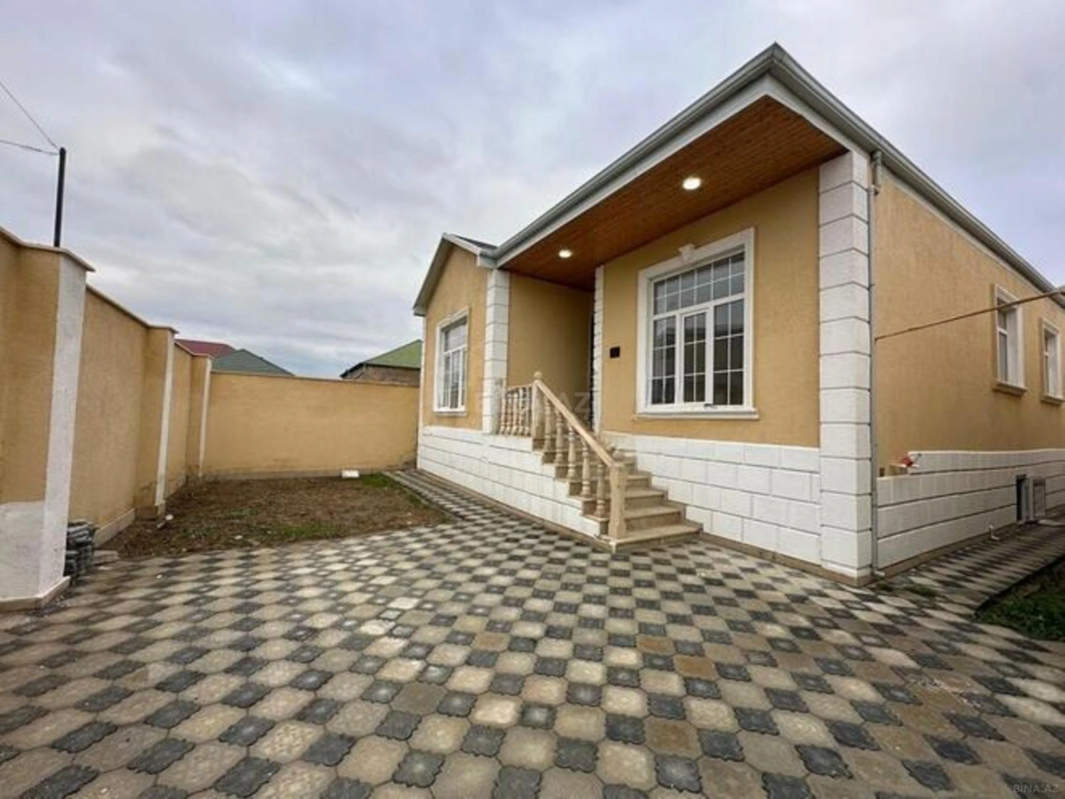 Satılır 4 otaqlı həyət evi 120 m²