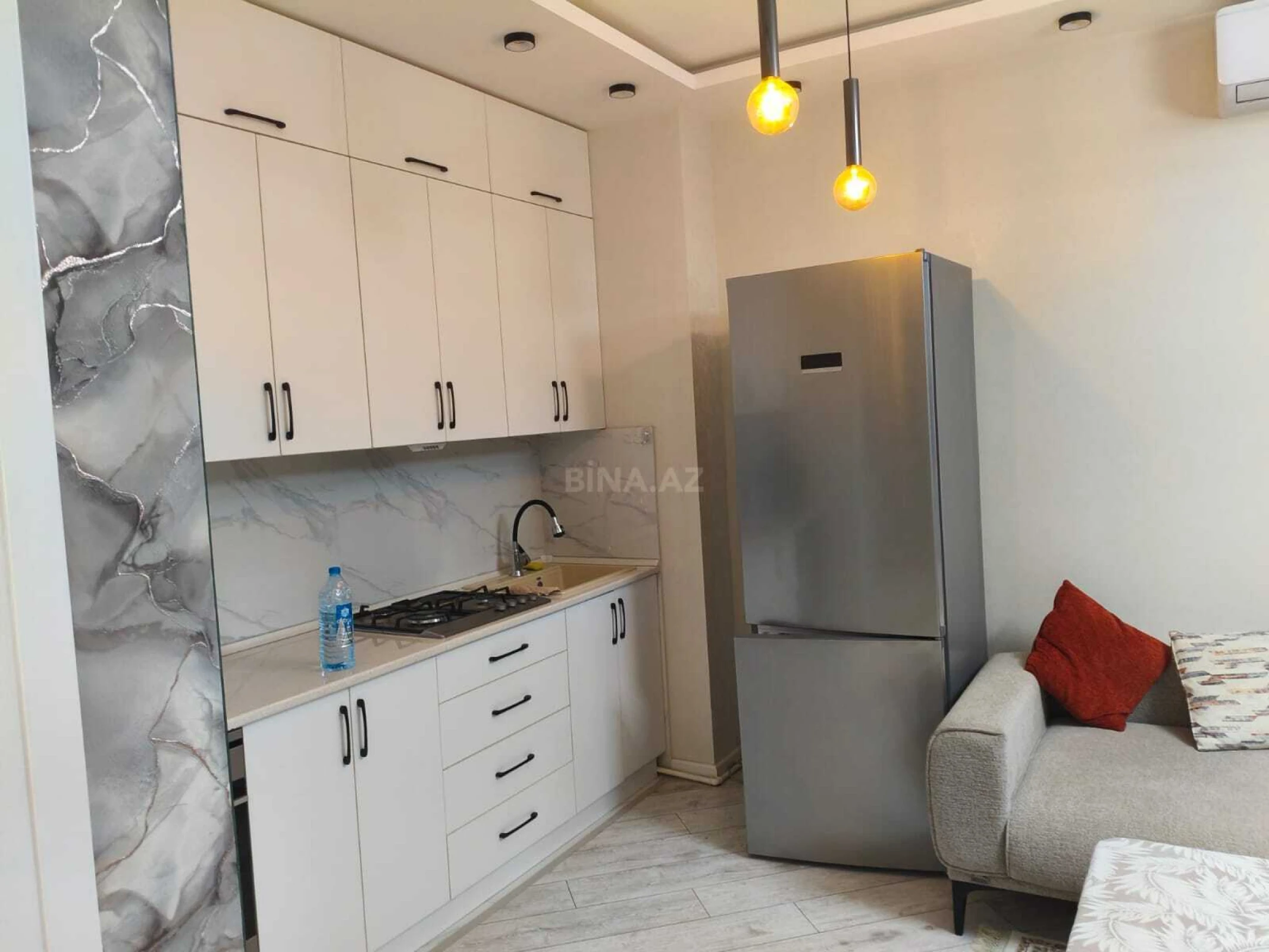 Kirayə verilir 2 otaqlı mənzil 65 m²