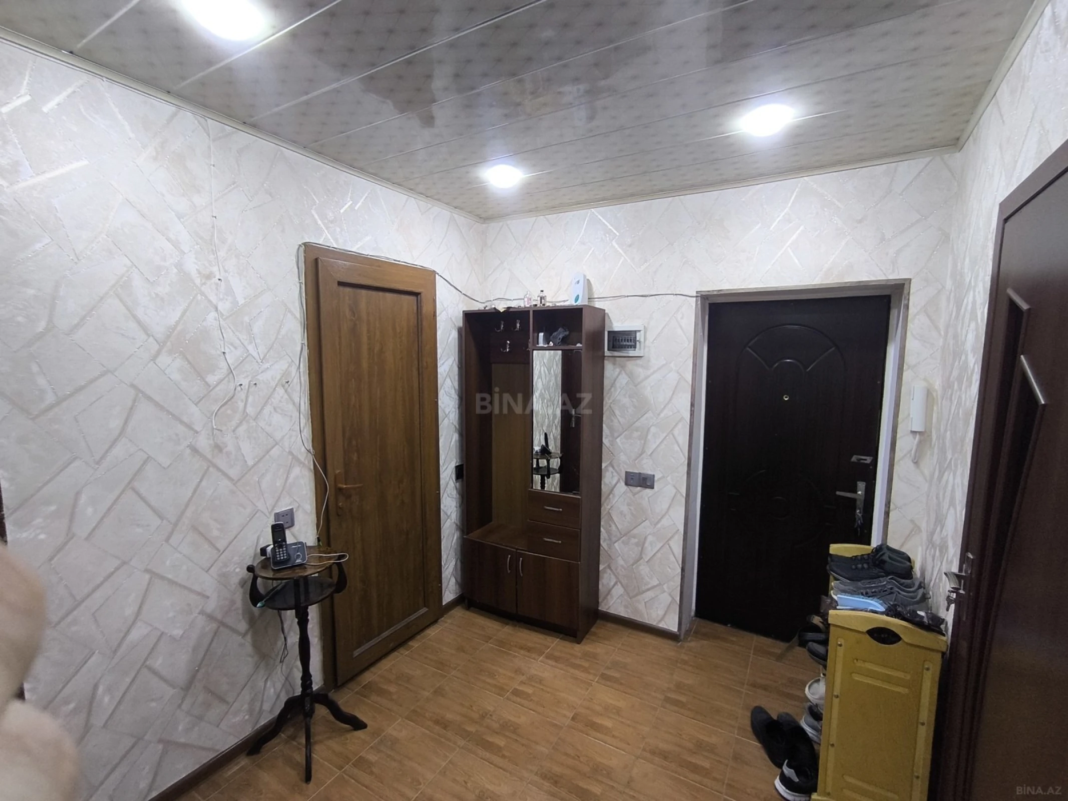Satılır 2 otaqlı mənzil 70 m²