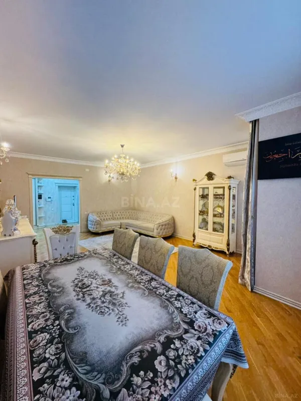 Satılır 3 otaqlı mənzil 145 m²
