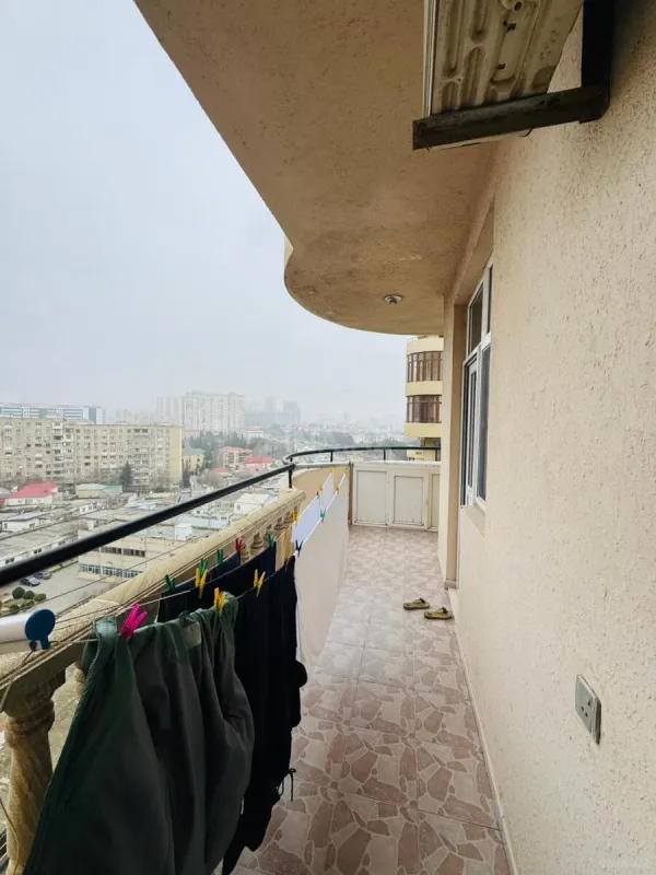 Satılır 3 otaqlı mənzil 145 m²